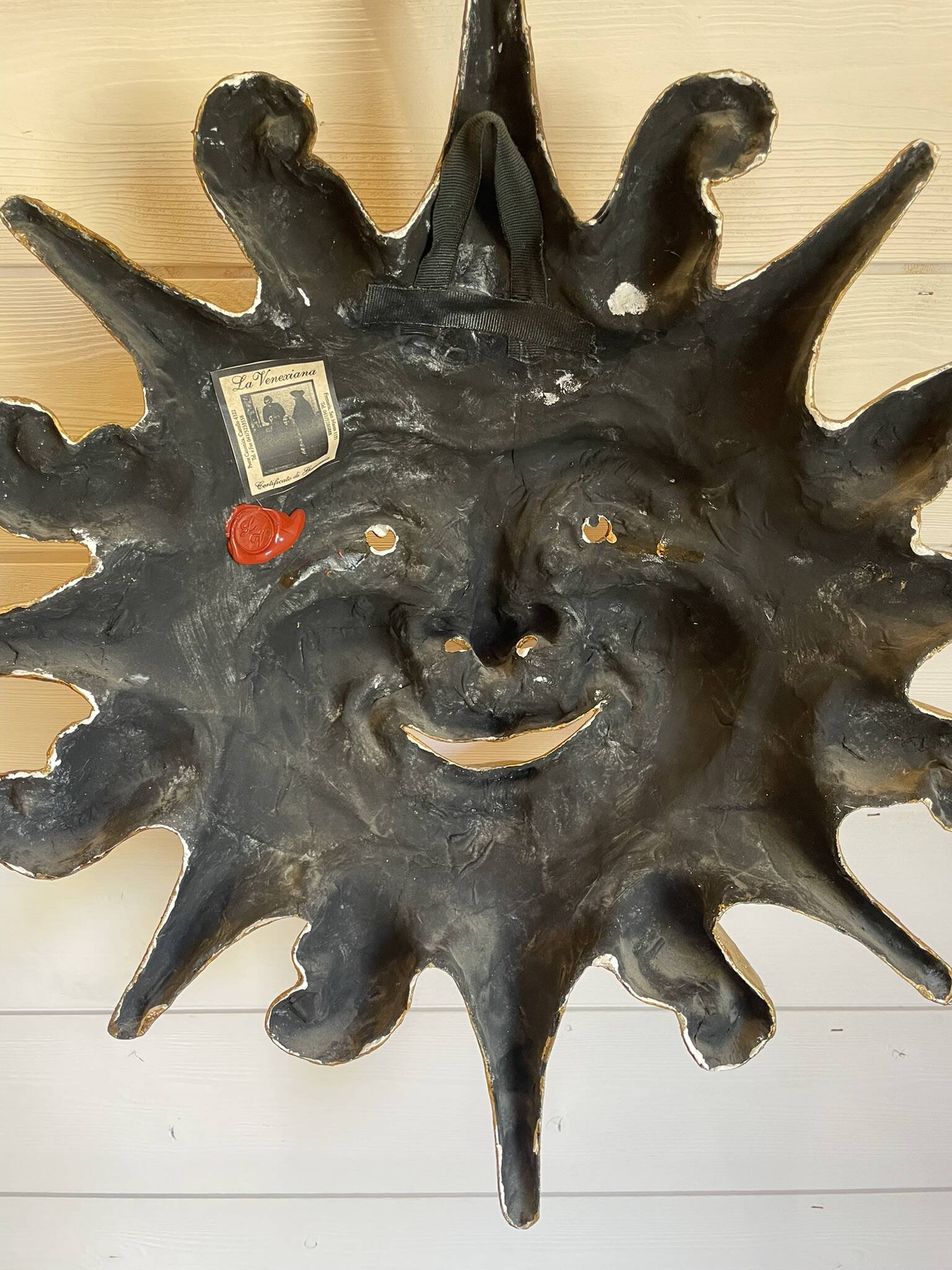 Large sculpted and gilded sun wall art - Artisanal craftsmanship / La Venexiana Venice