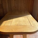 Extendable table in solid oak