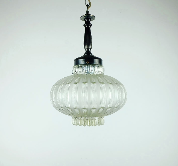 Suspension en verre bulle en verre satiné des années 1960.