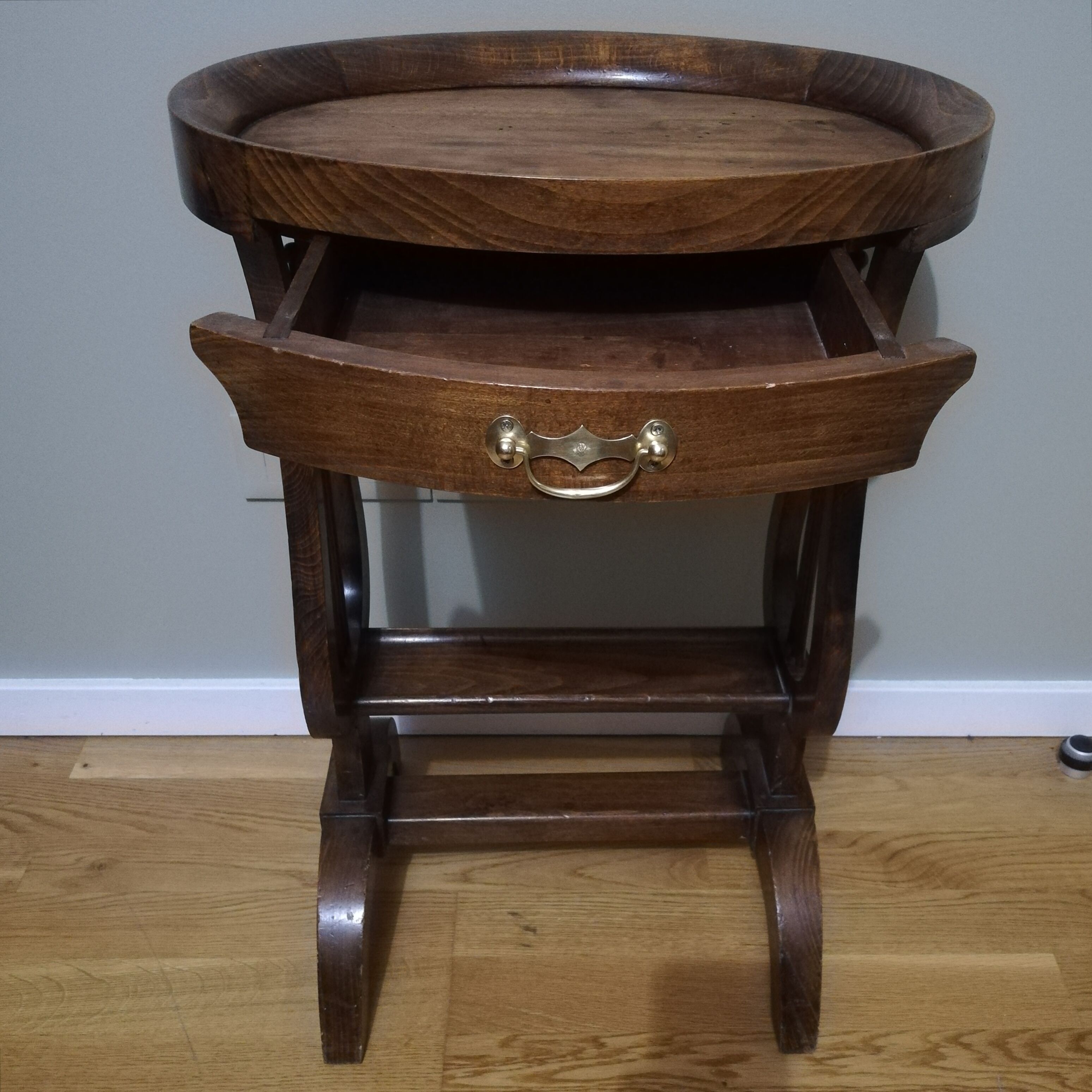 Walnut pedestal table or lyre harness