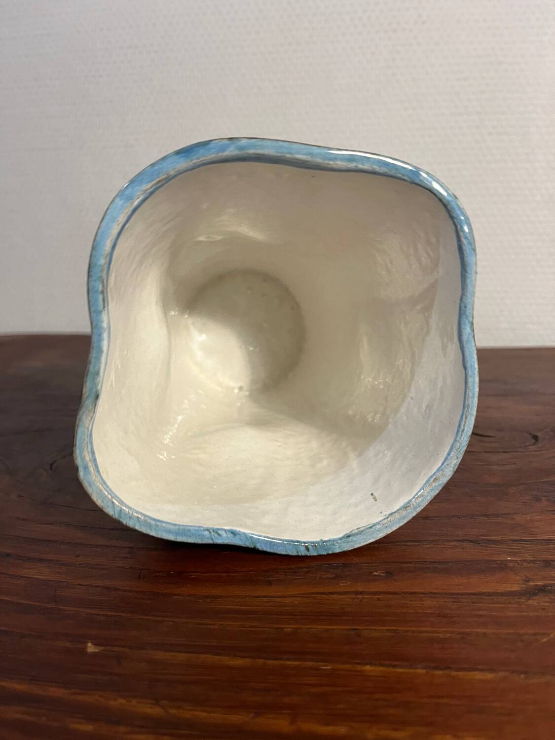 Ceramic vase honored Camos Vallauris