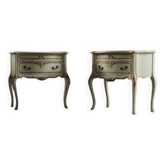 Vintage pair of 20th century Venetian Baroque style nightstands in painted wood