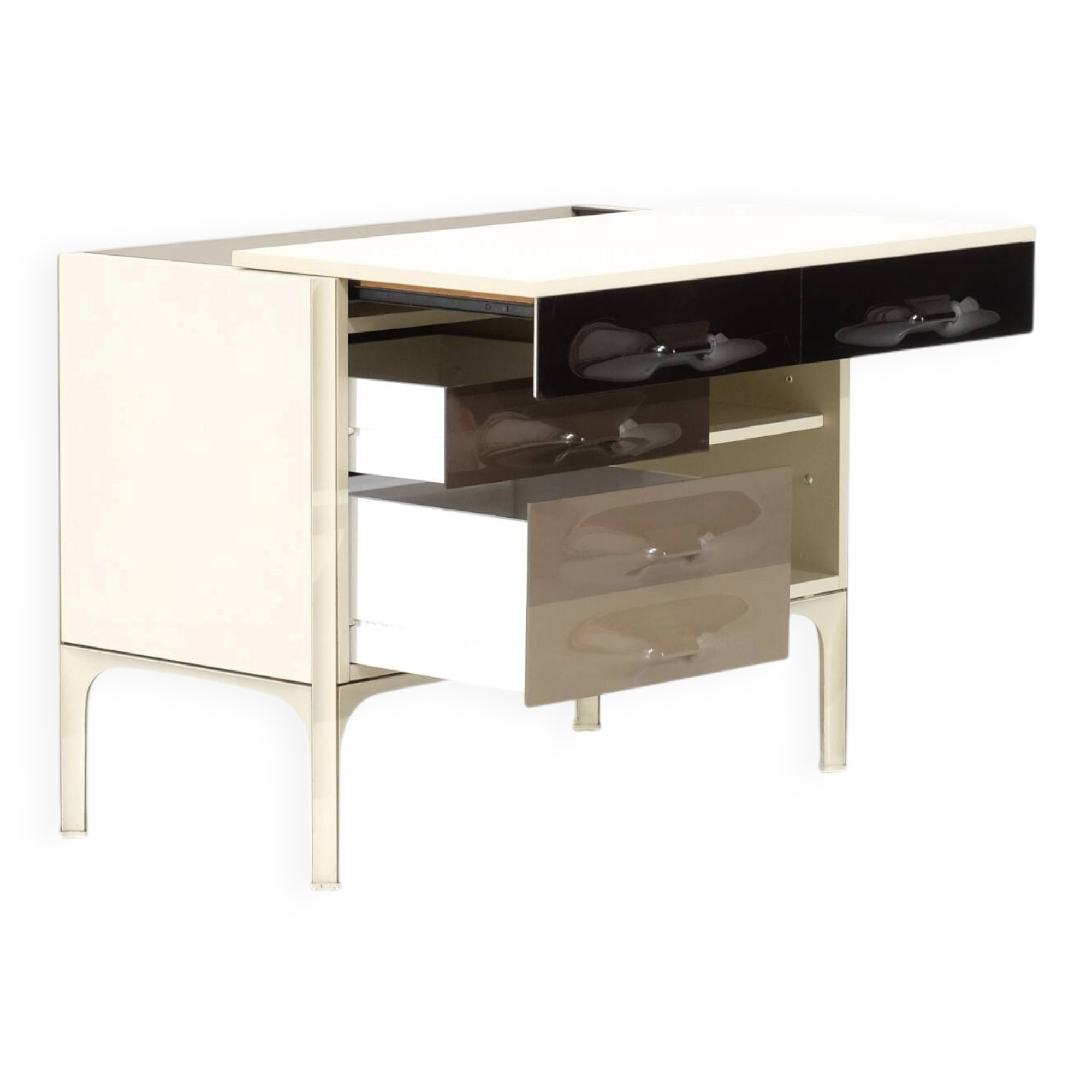 Desk "DF2000" designed by Raymond Loewy for Doubinsky Frères, France.