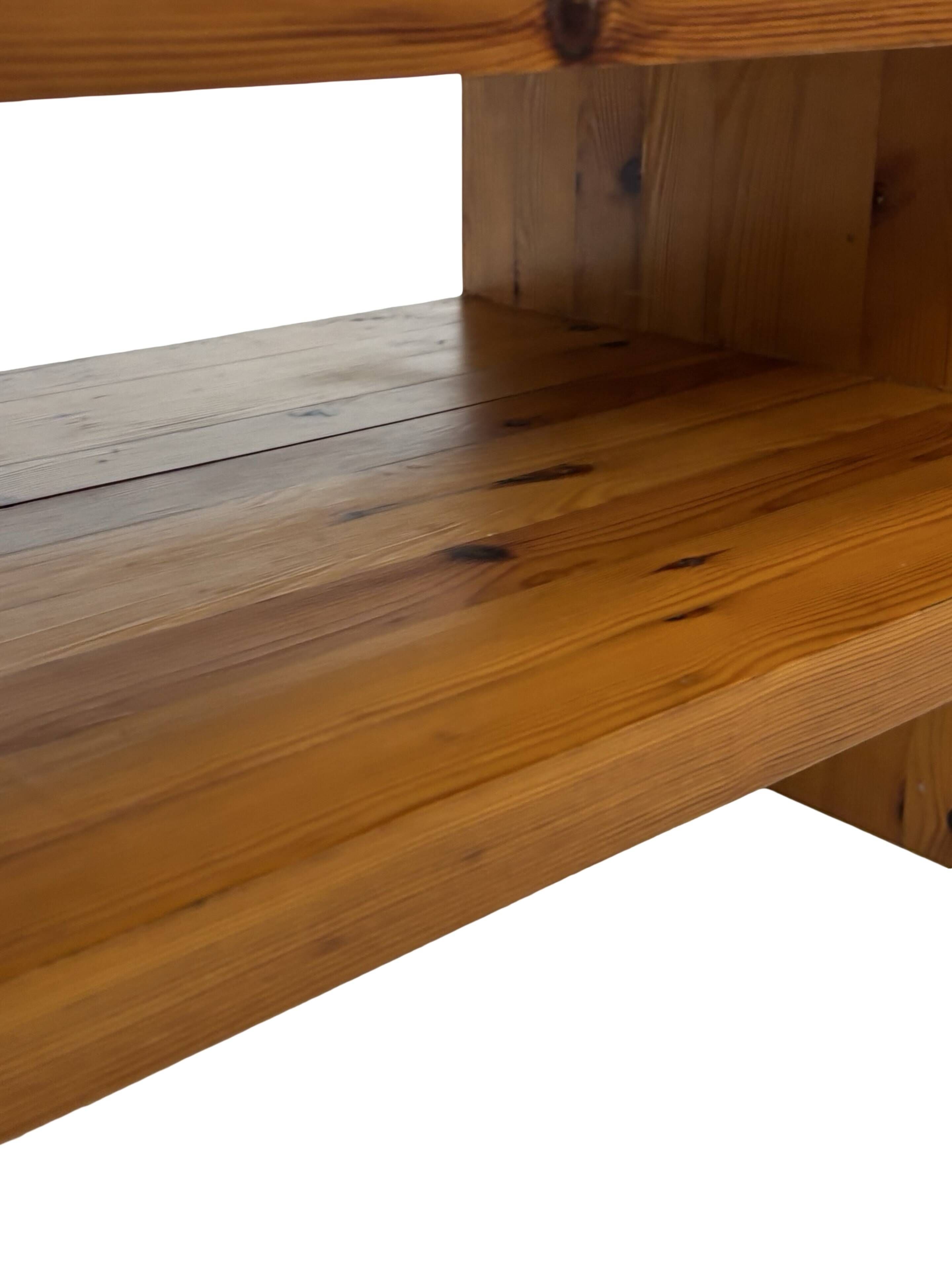 Table de chevet en pin, années 70