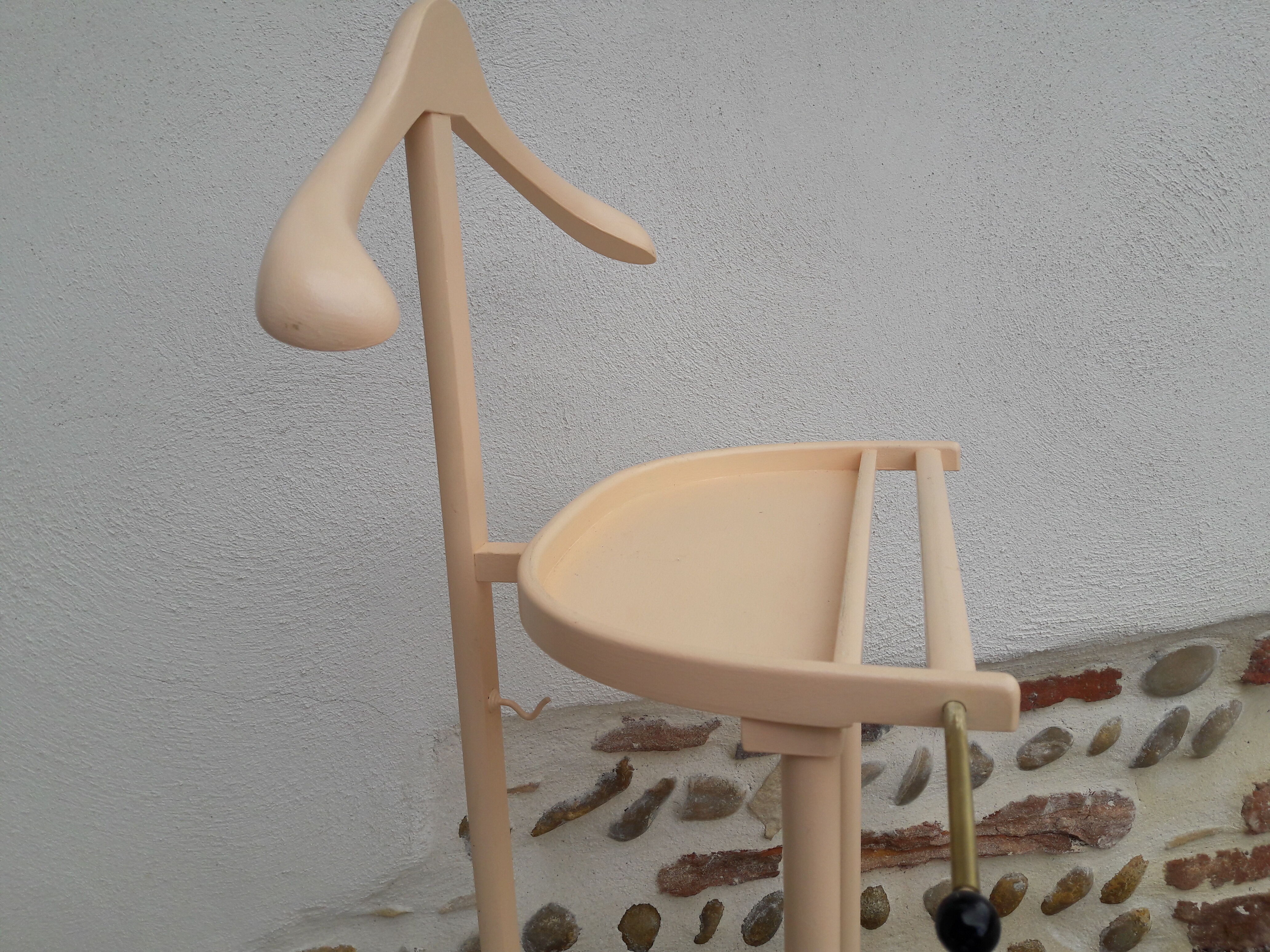 Valet de chambre on wheels