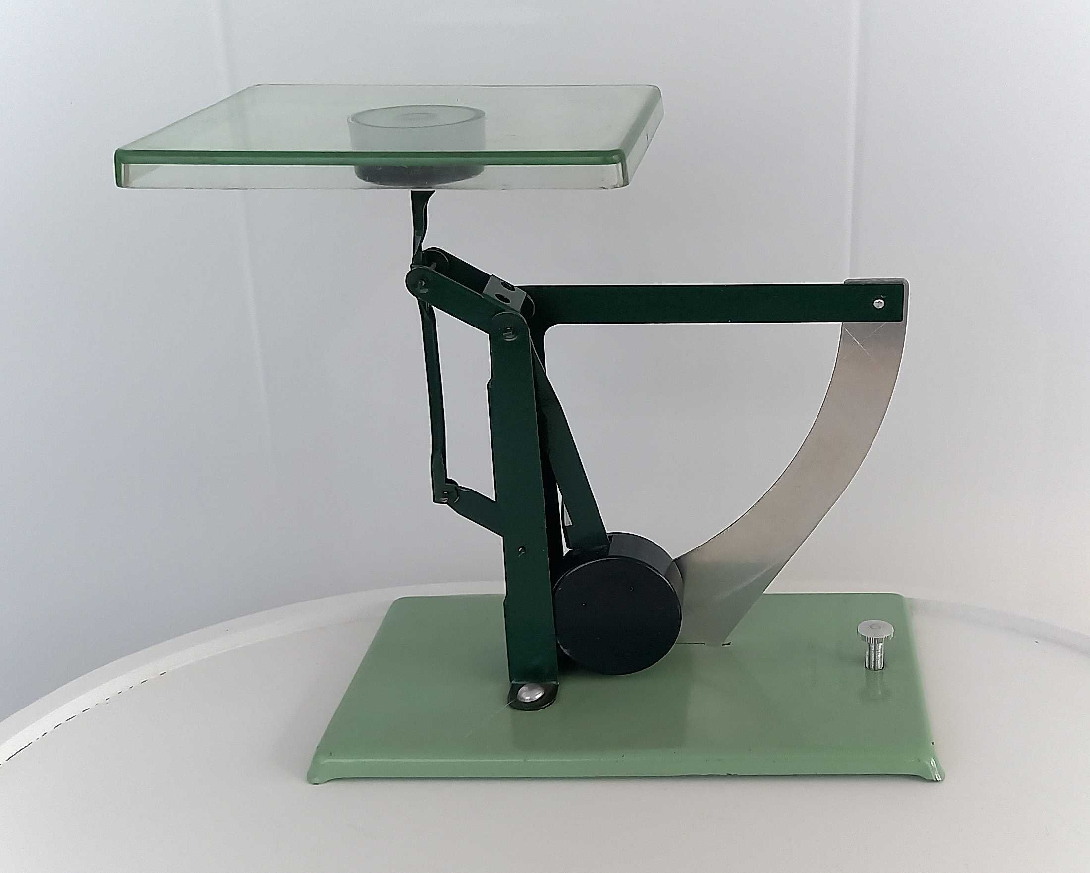 Vintage posso balance letter weighs
