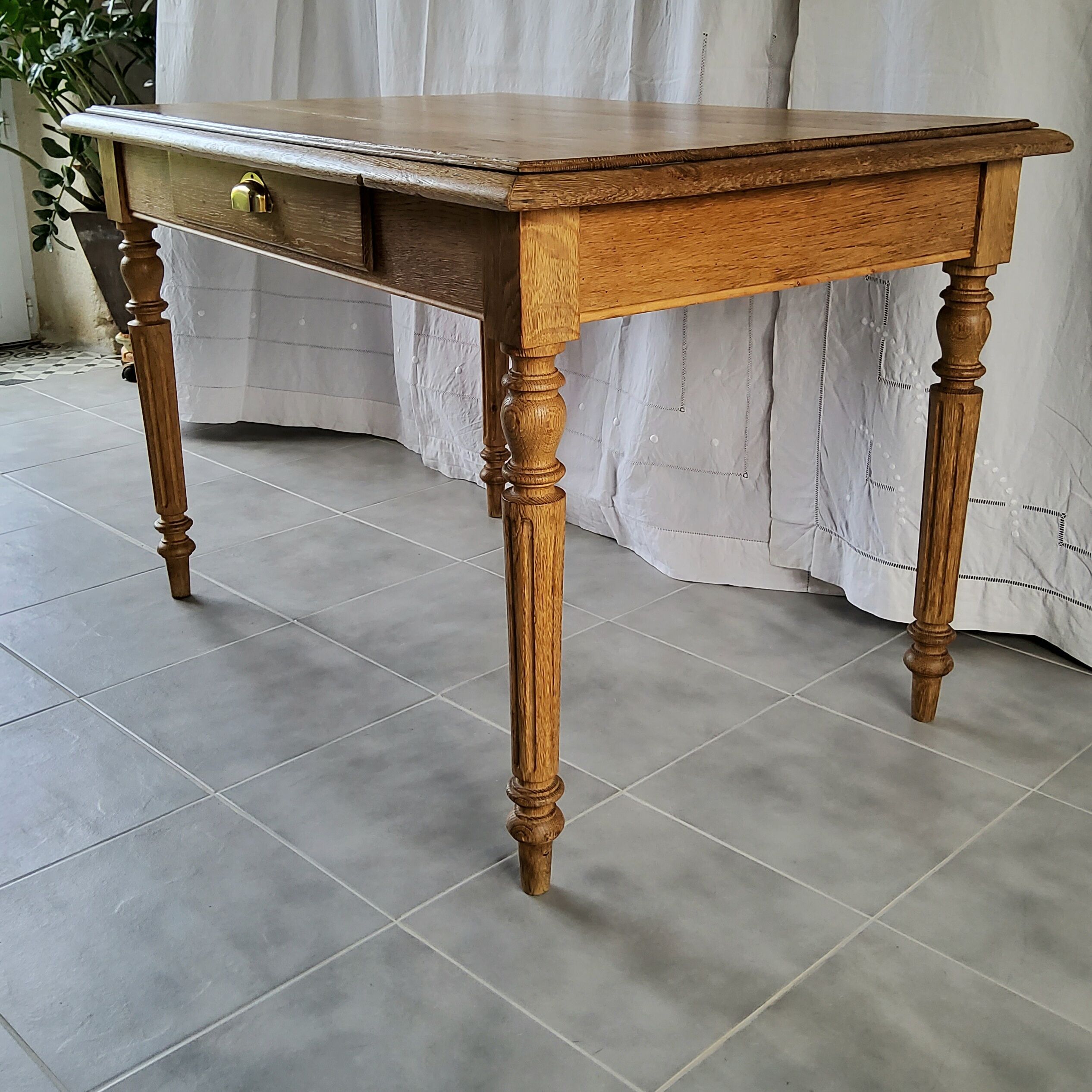 Oak table