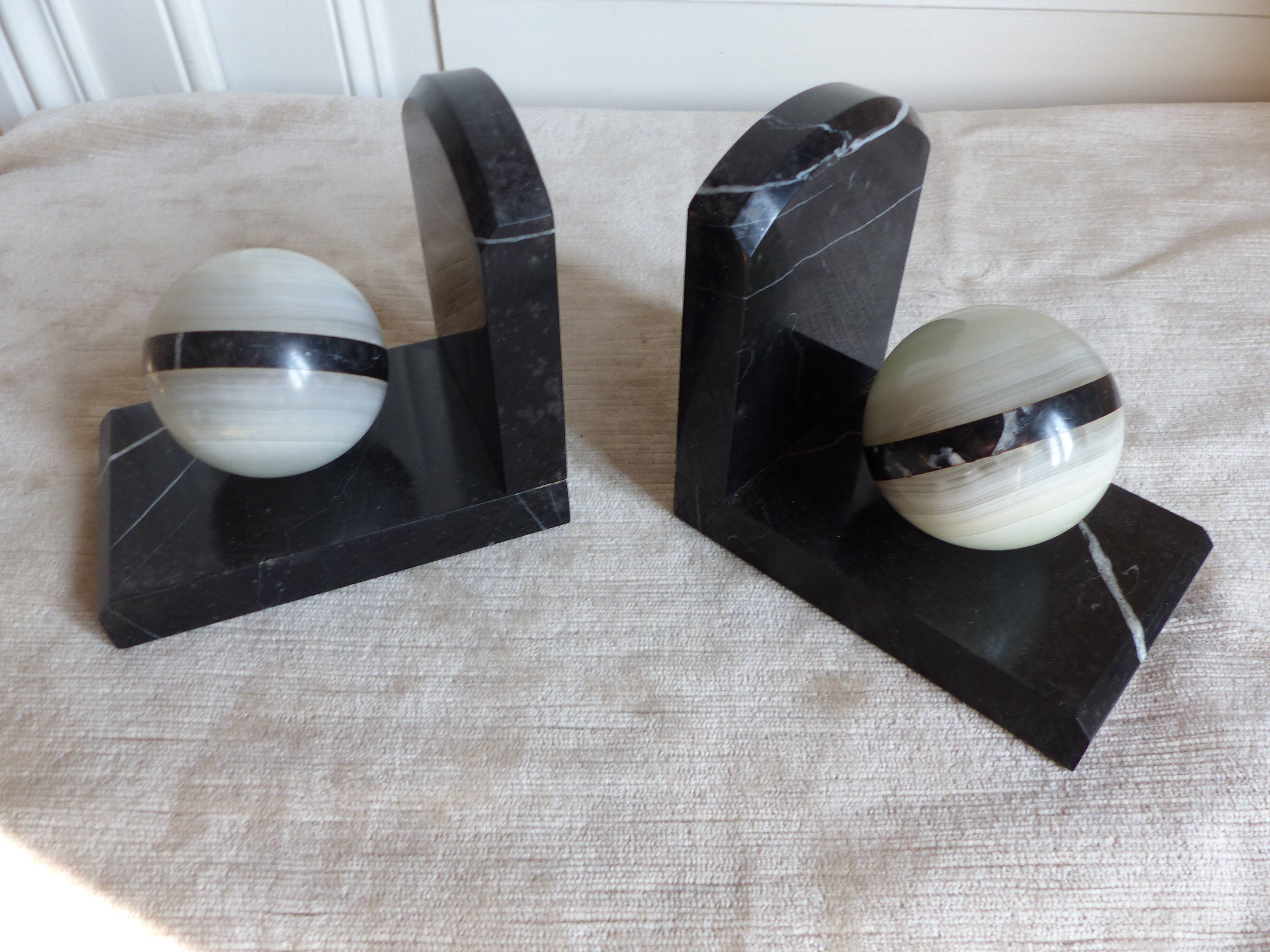 Pair of art-deco bookends in black marble with white veins