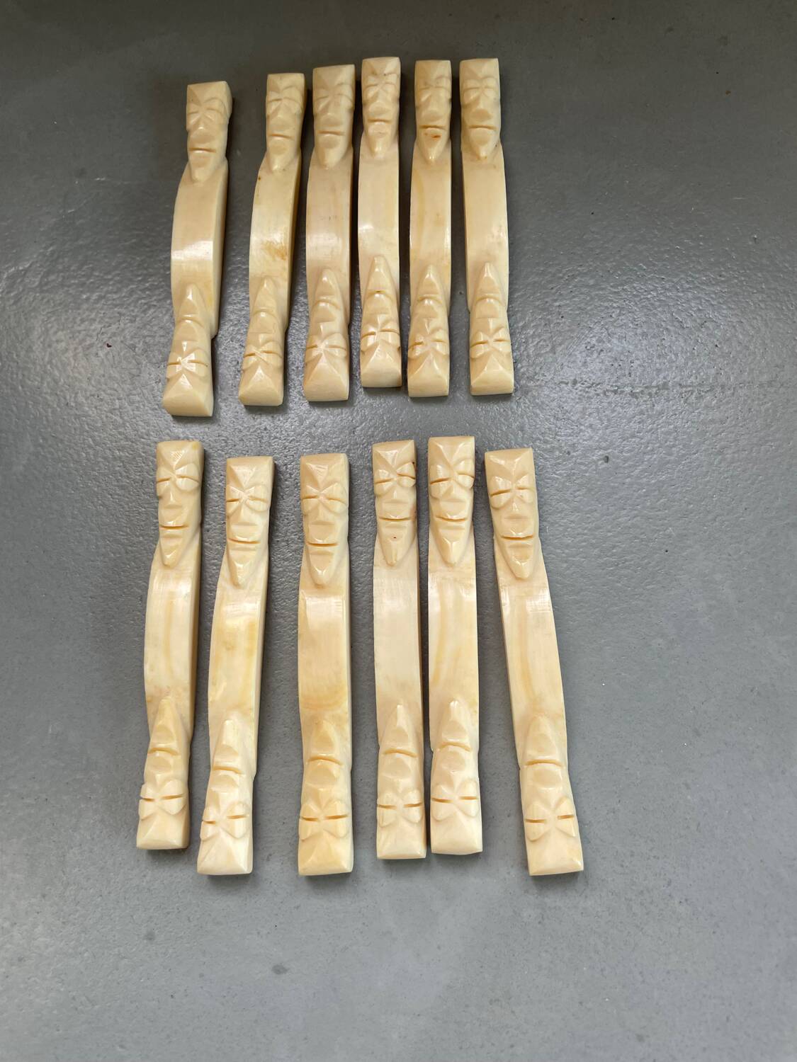12 carved knife rests Africanist TRIBAL ART period A