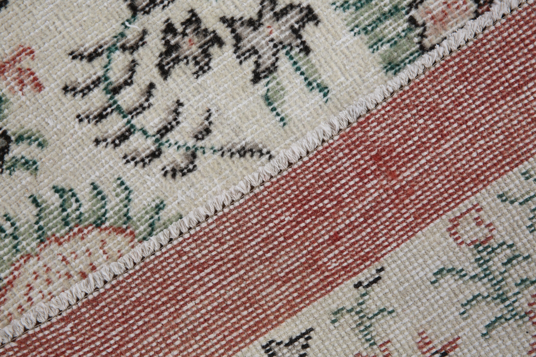 Coral red farmhouse floral rug 206x112cm