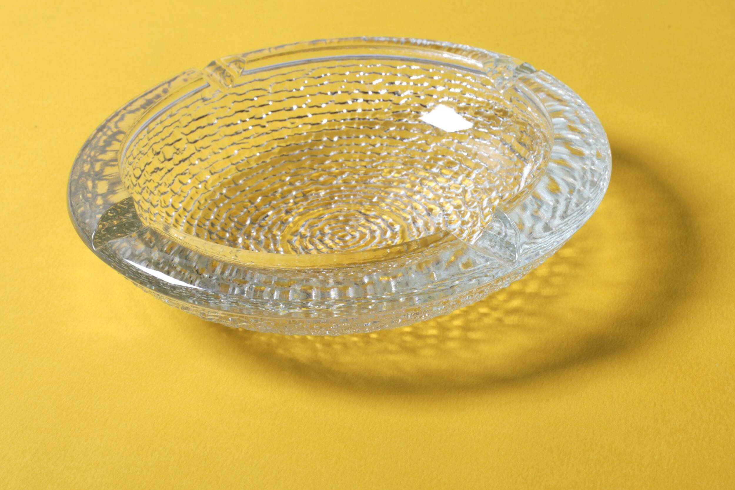 Vintage Clear Glass Henninger Meister Spezial Bier Round Ashtray / Germany