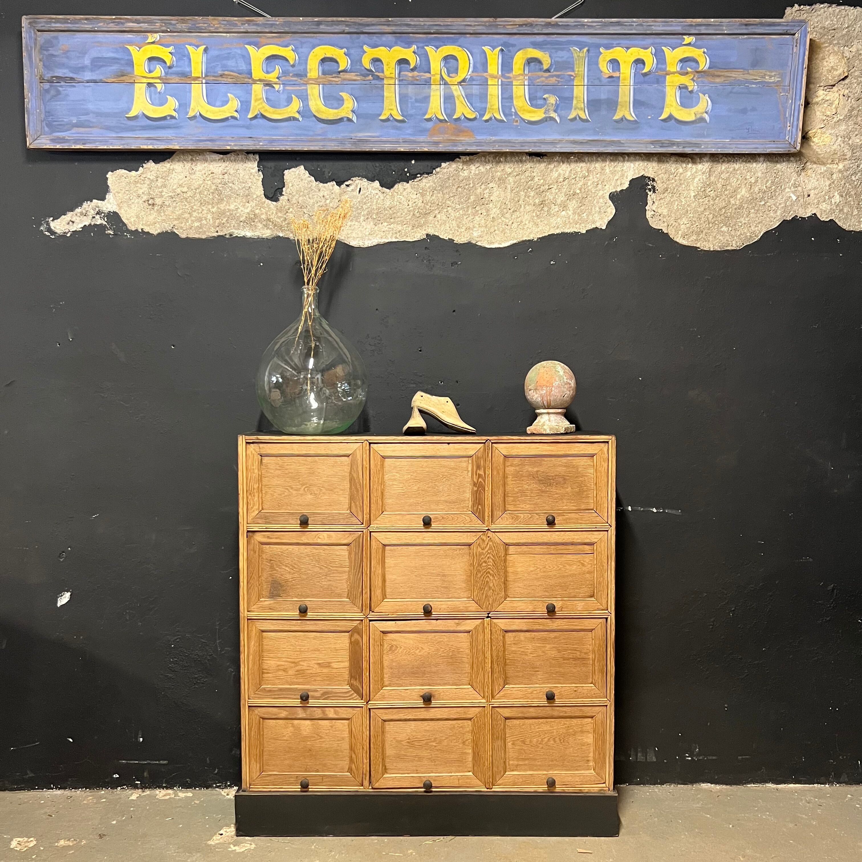 Oak clamshell cabinet