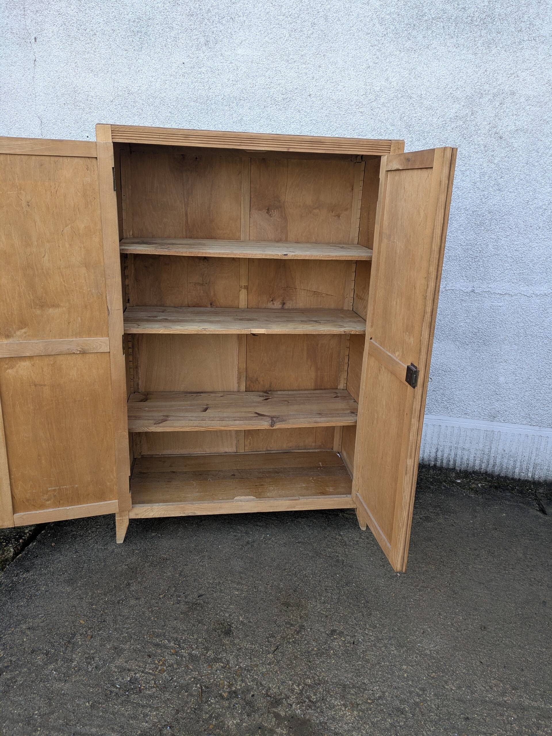 Low Parisian wardrobe