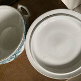 Old tureen or vegetable in Iron Earth Prima de Saint Amand