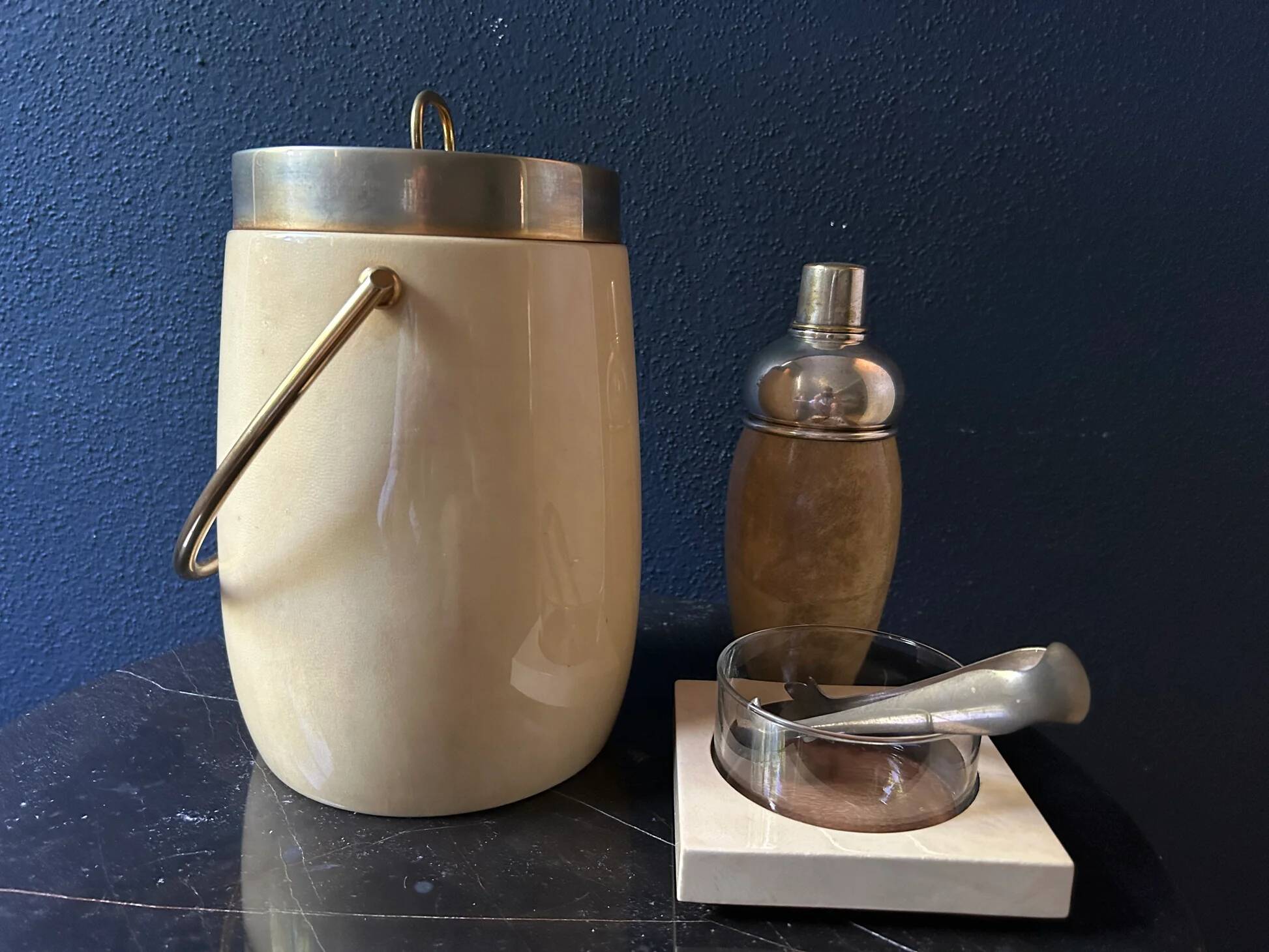 Ensemble de bar Aldo Tura 3 pièces avec seau à glace, shaker, pince à sucre et bol de service, Italie, années 1970