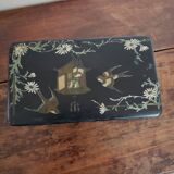 Ancienne boite en carton bouilli