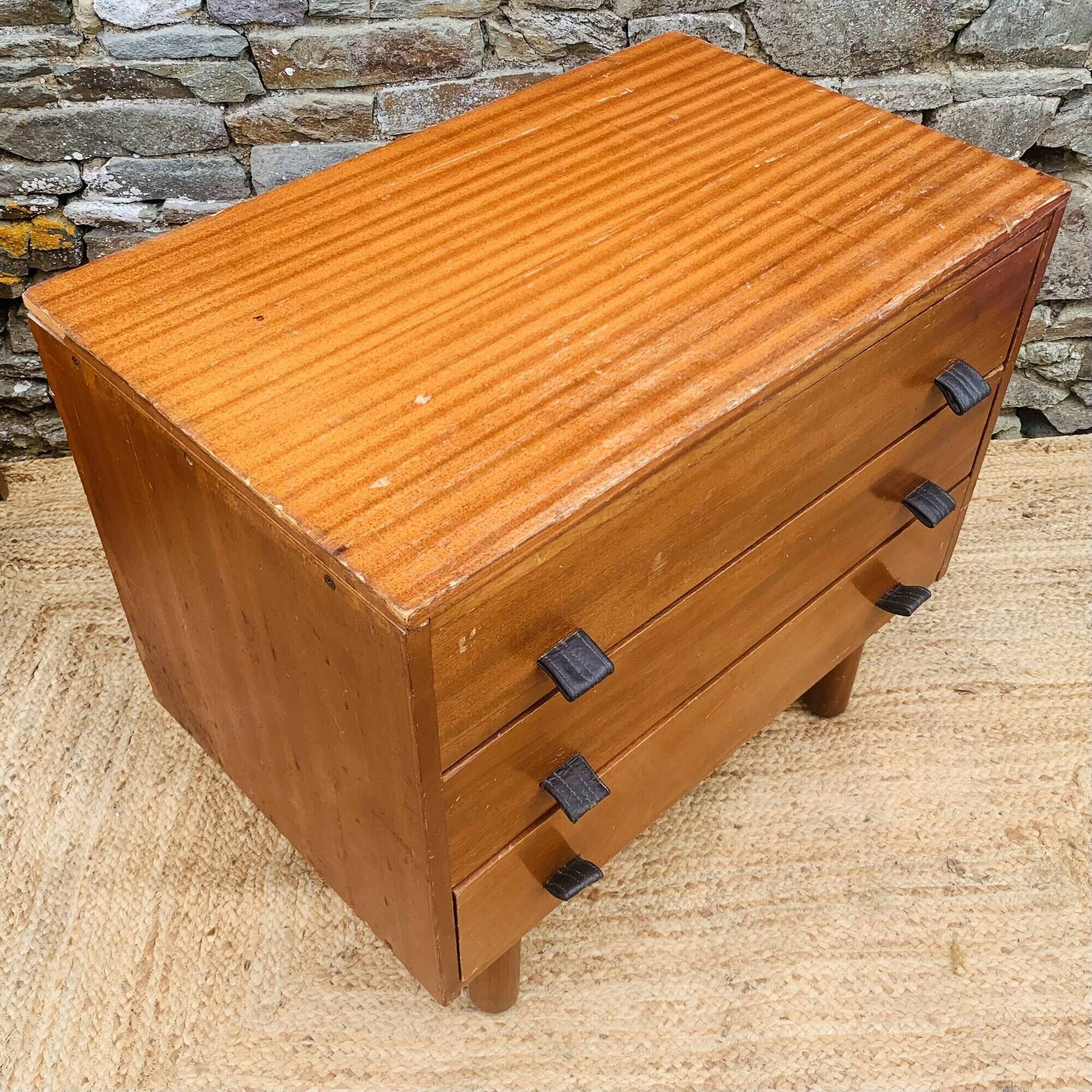 Vintage chest of drawers with leather handles – 1950s/60s