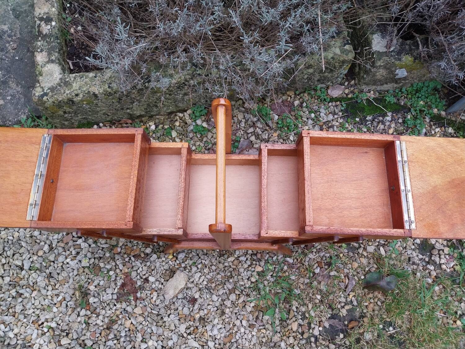 Compass feet sewing box