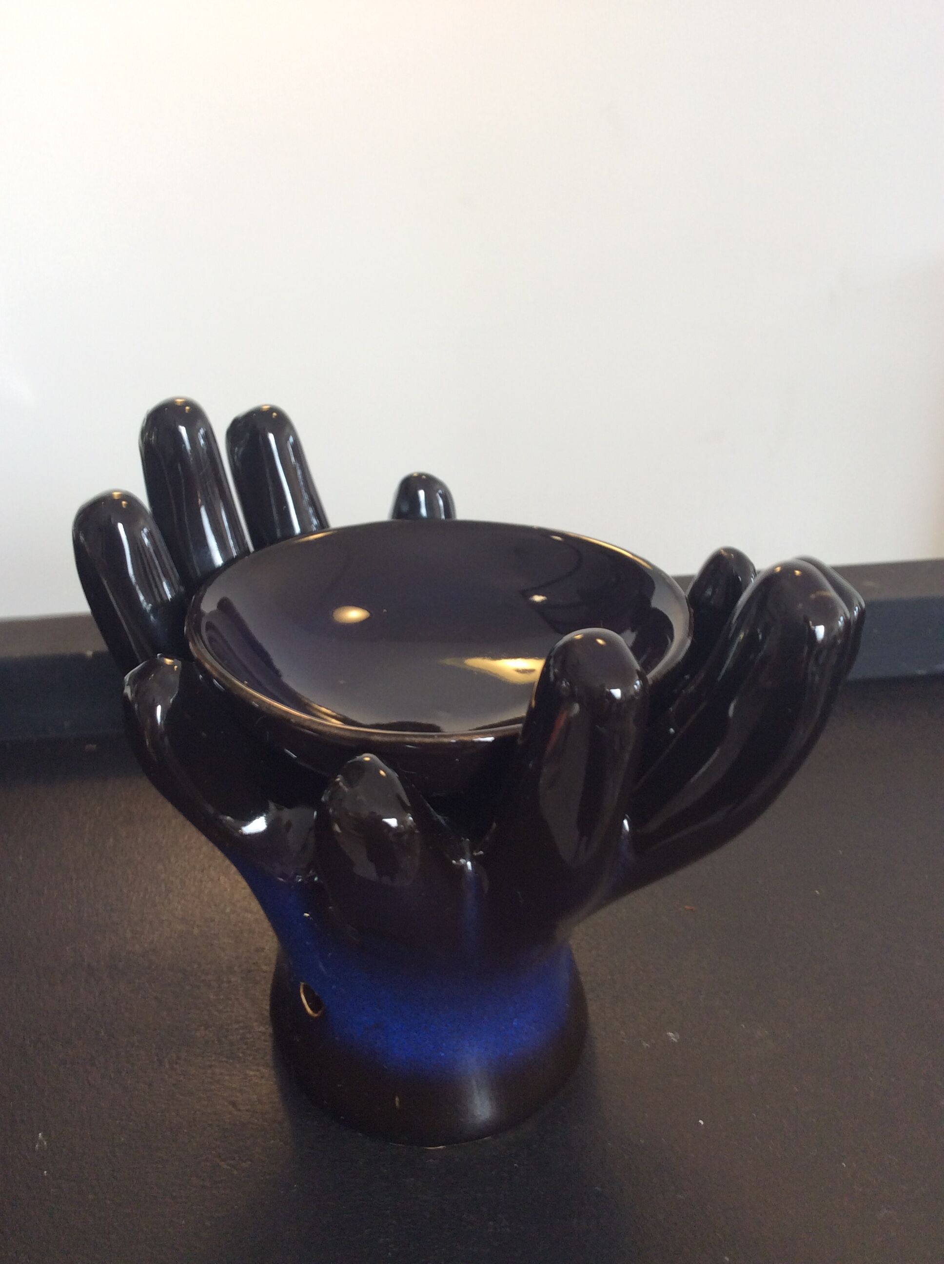 Ceramic hand pocket empty from the 70s