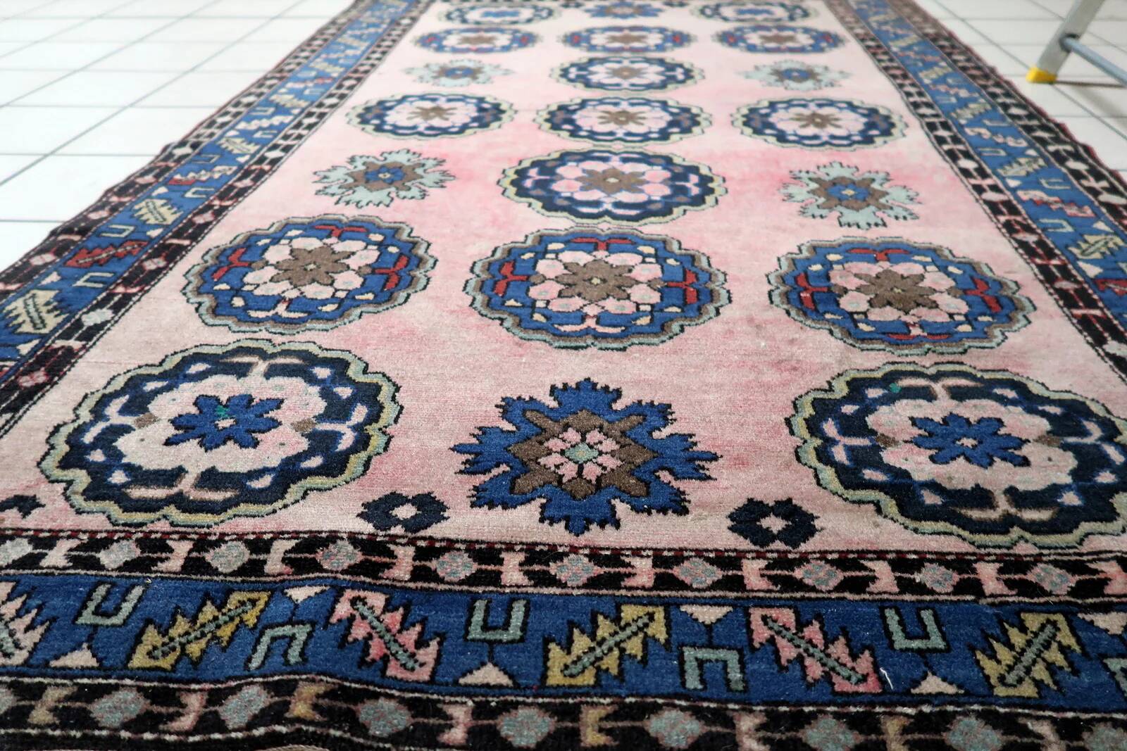 Handmade vintage Persian Malayer rug 115cm x 188cm, 1950s