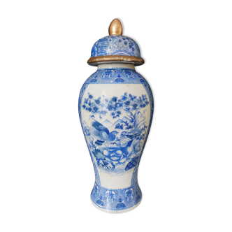 Covered vase with printed Asian décor