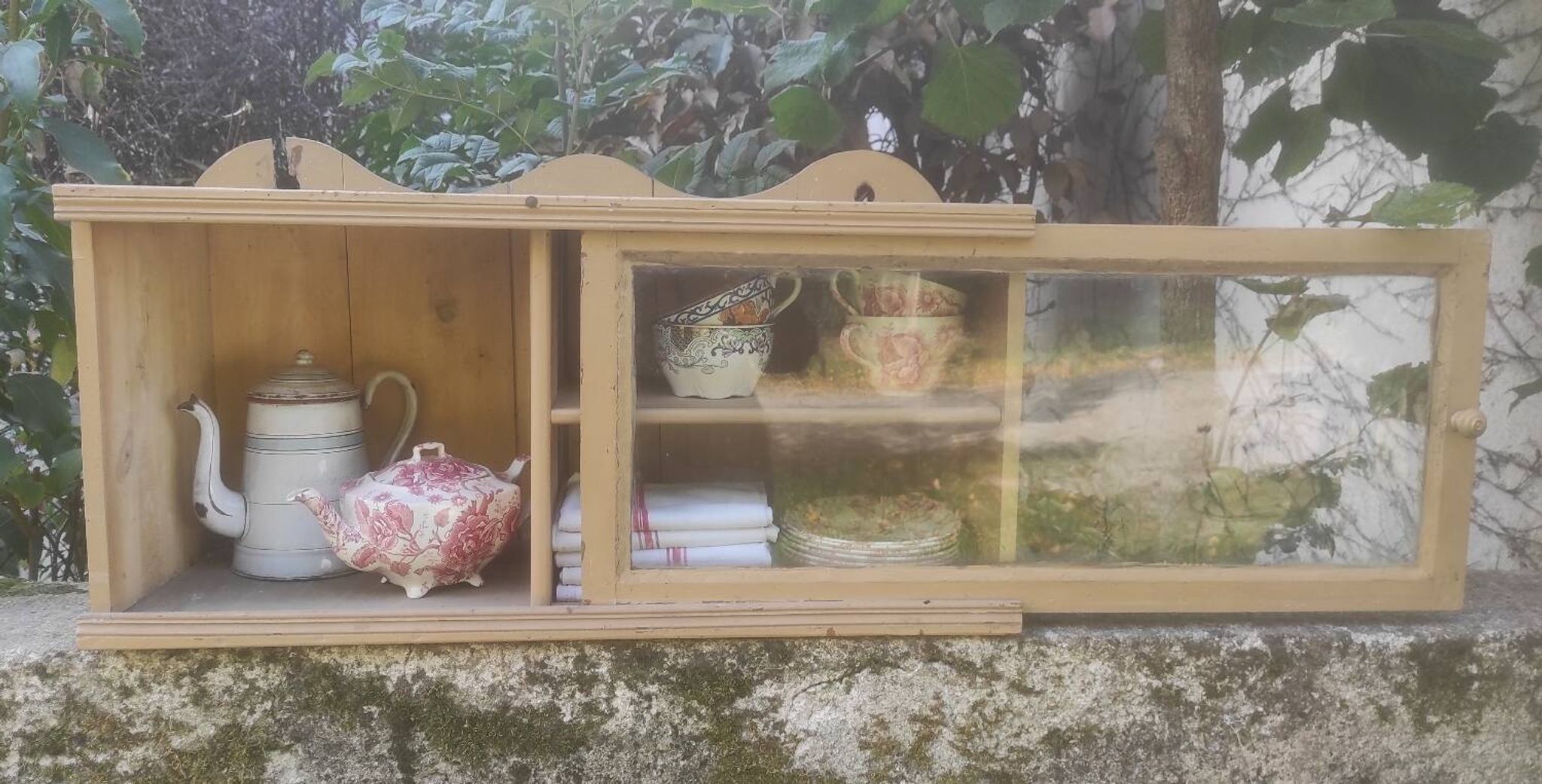 Glass shelf