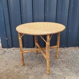 Round rattan table
