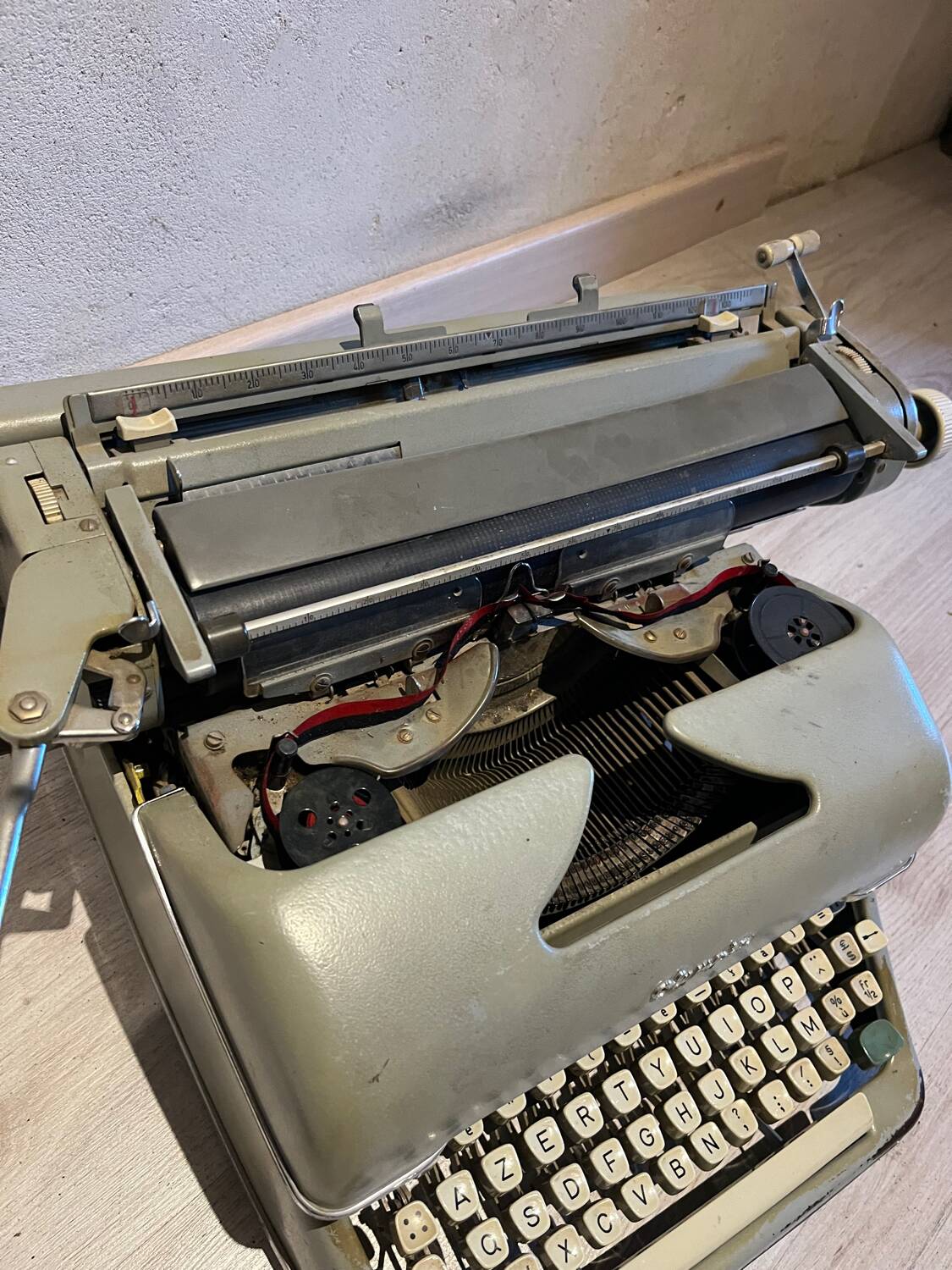 Machine à écrire vintage Olympia