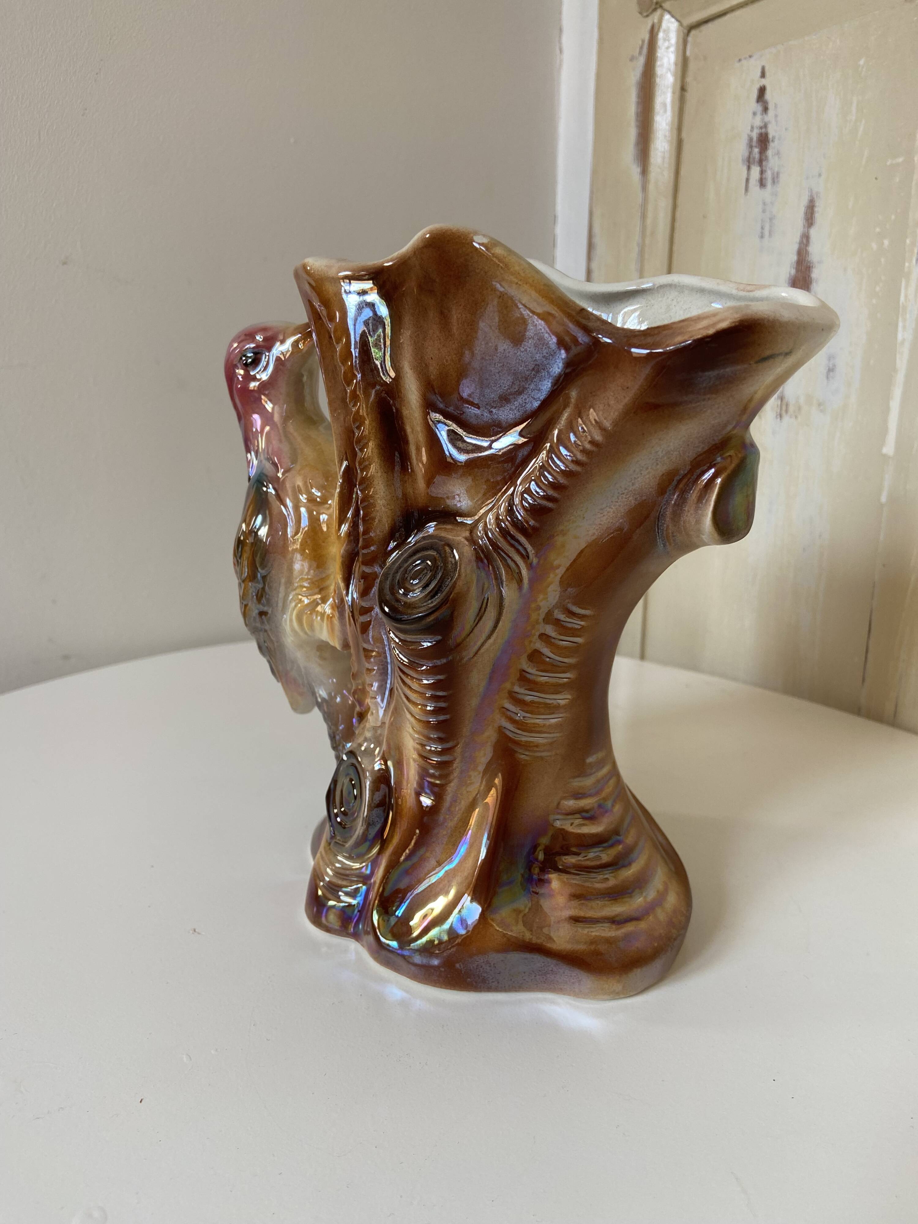 Kitsch Vase "Tree Trunk with Green Woodpecker" - Pink Iridescent Ceramic