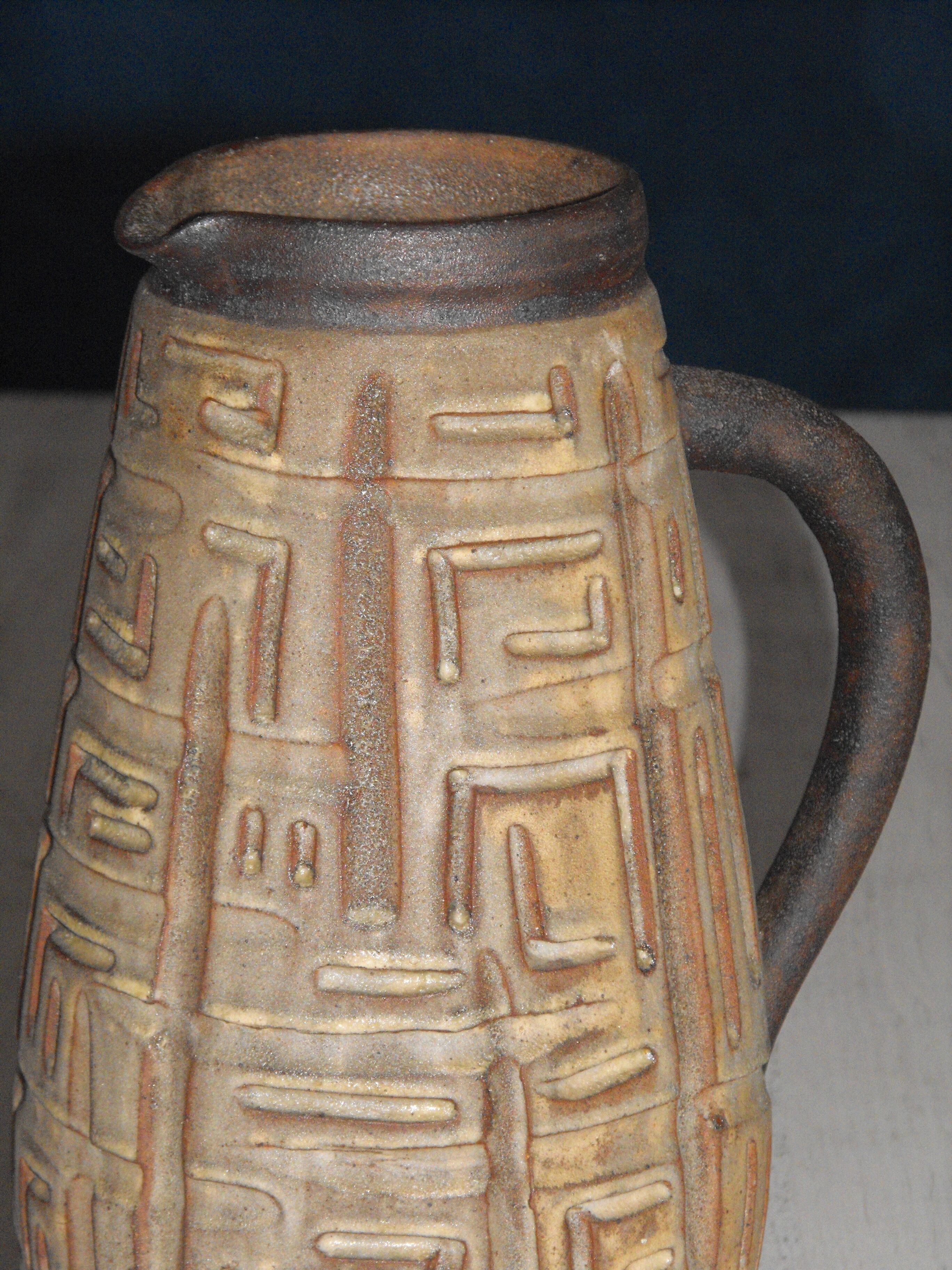 Alexander Kostanda's sandstone pitcher in Vallauris