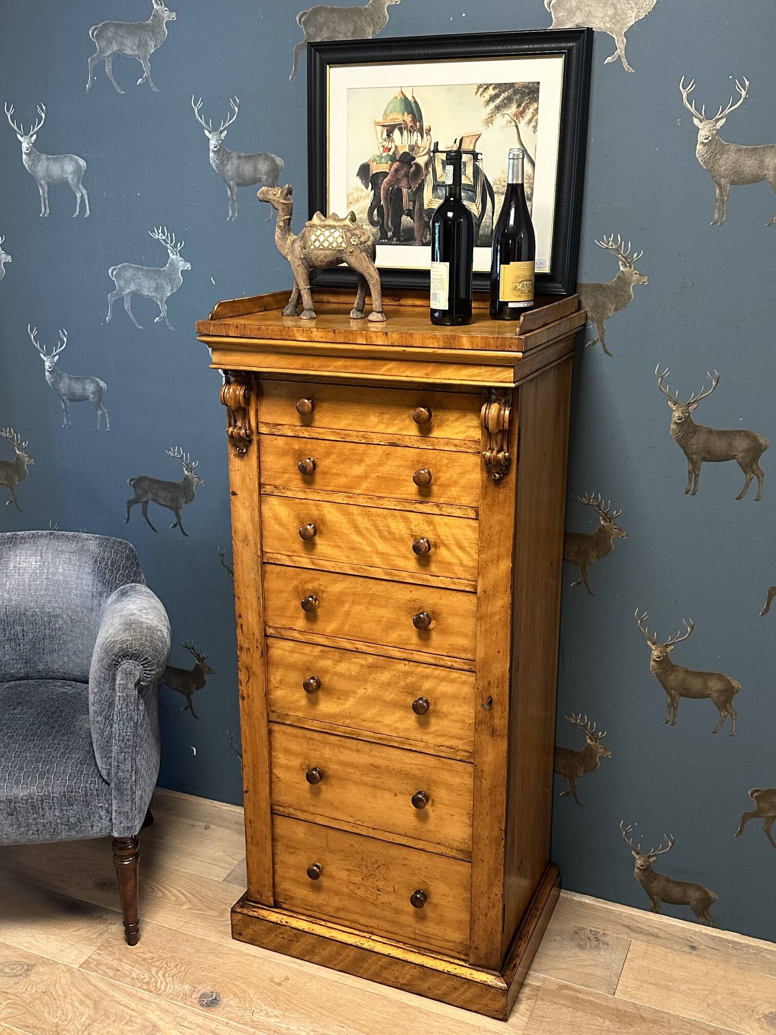 Wellington chest of drawers / file cabinet