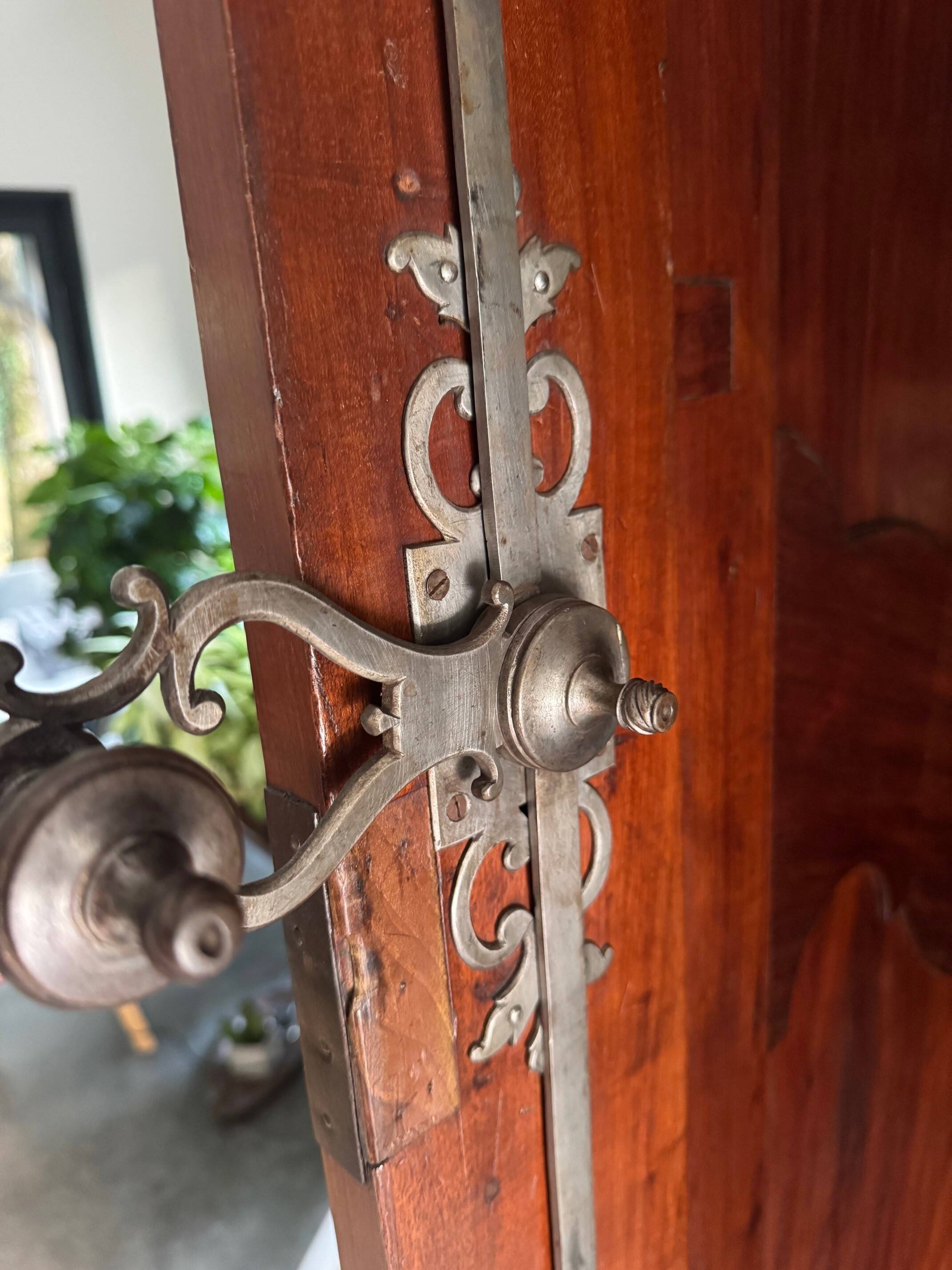 18th-century Bordeaux-style wardrobe in solid Cuban mahogany