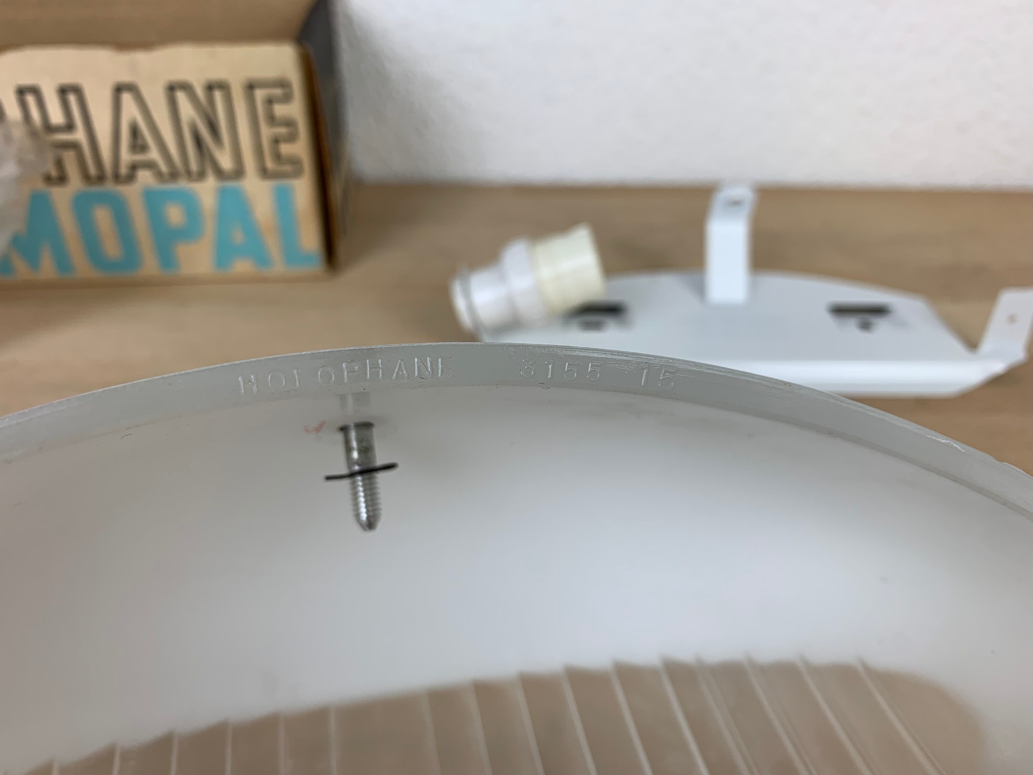 New Holophane Prismopal AMV1 wall lamp, prismatic enamelled glass