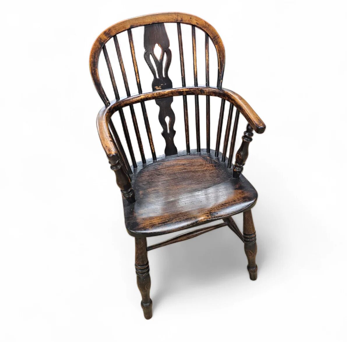 4 x Antique Windsor 2 low / 2 high spindle back arm chair in elm wood / 19th century