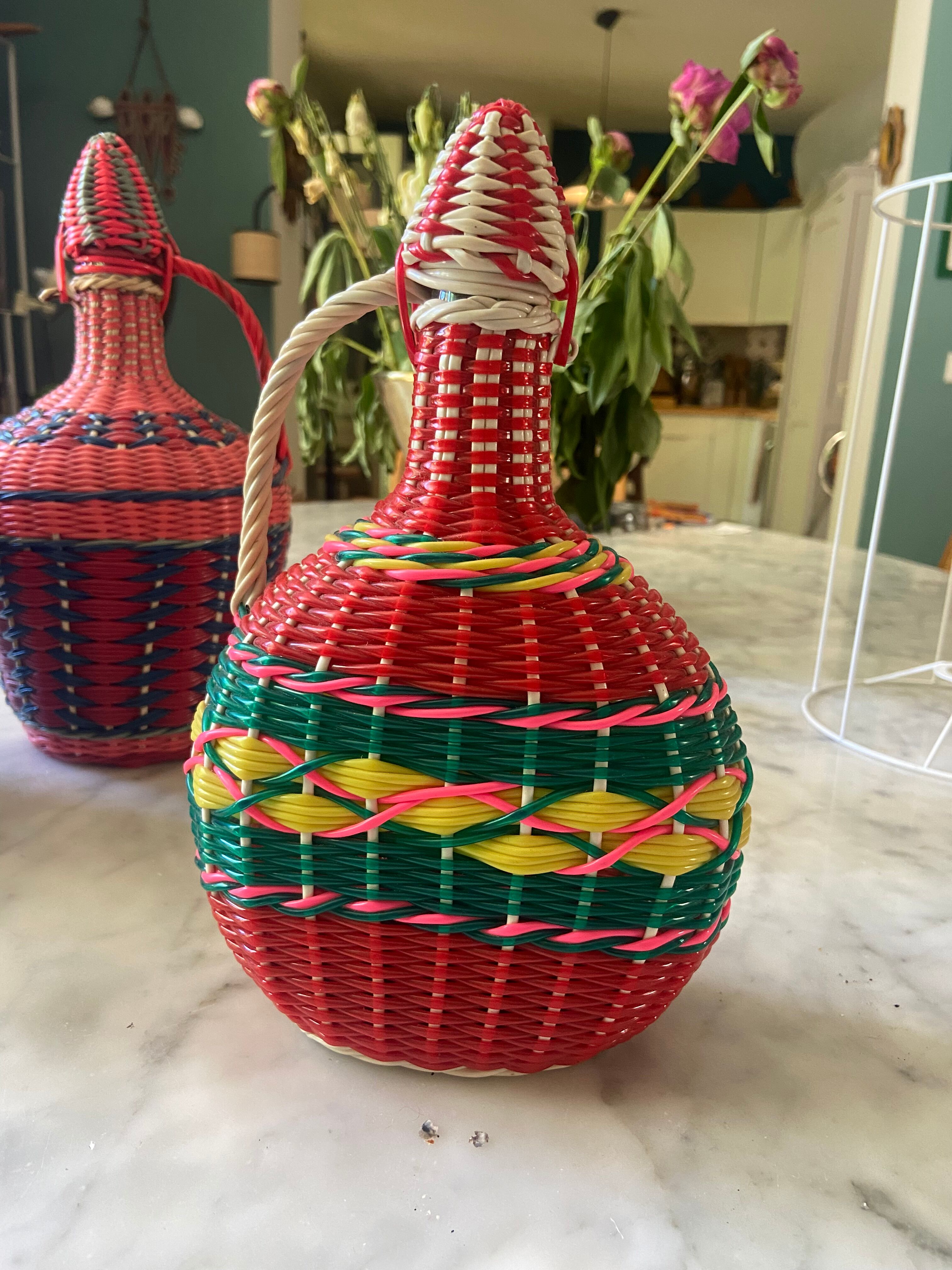 Trio de bouteilles en scoubidou vintage