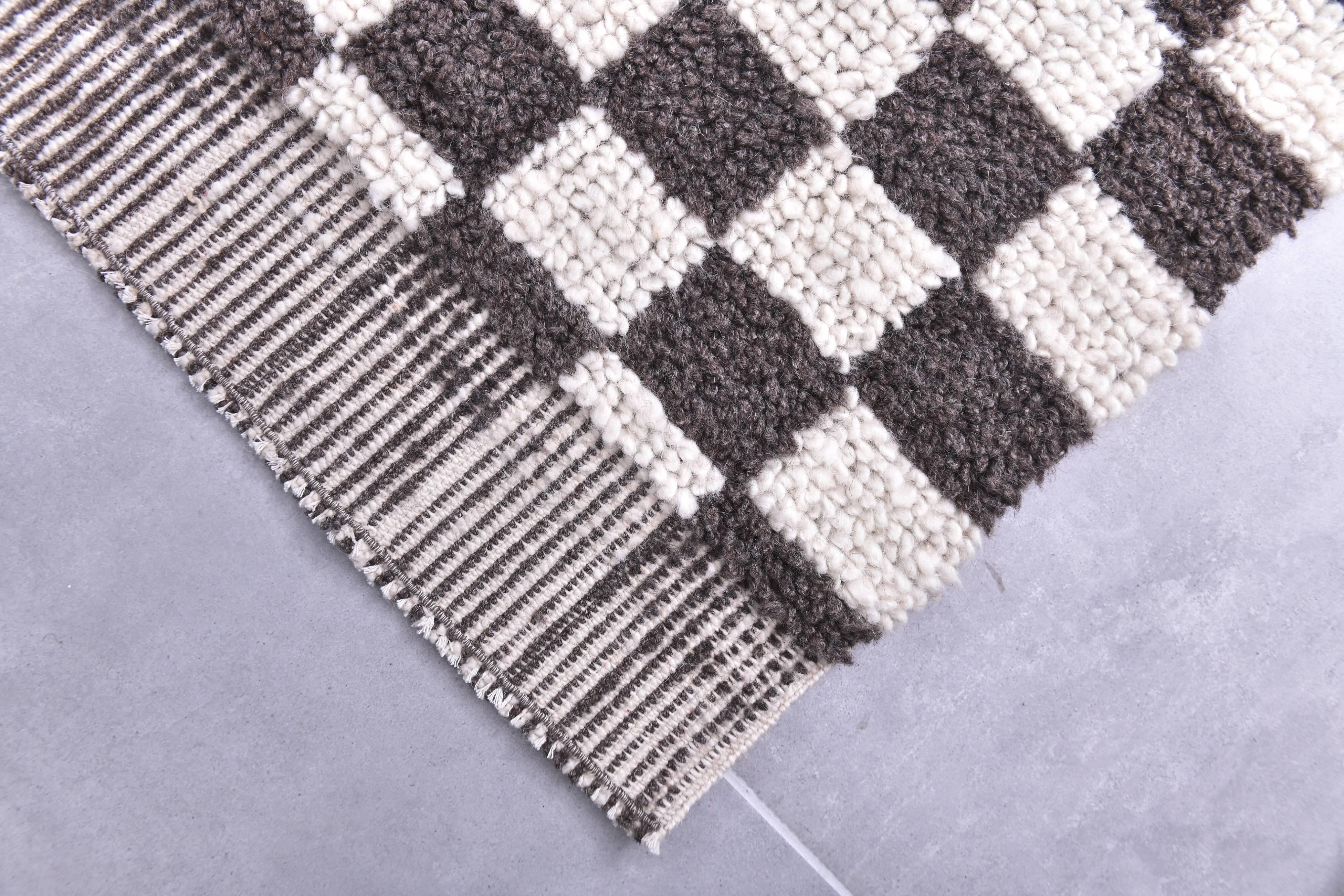 9x11 Brown & White Checkered Moroccan Rug, 269x349Cm