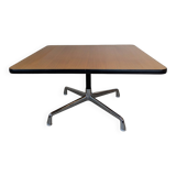 Design coffee table by Charles and Ray Eames for Herman Miller.