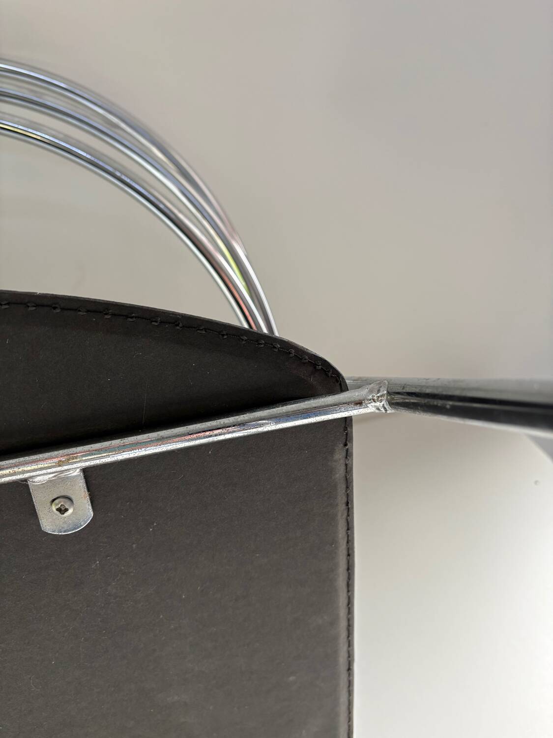 6 chaises années 80 design Italien