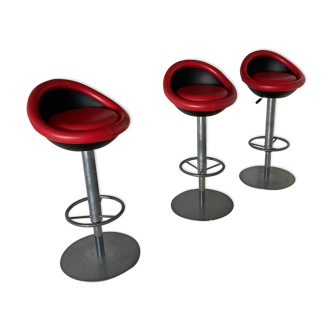 Lot 3 bar stools