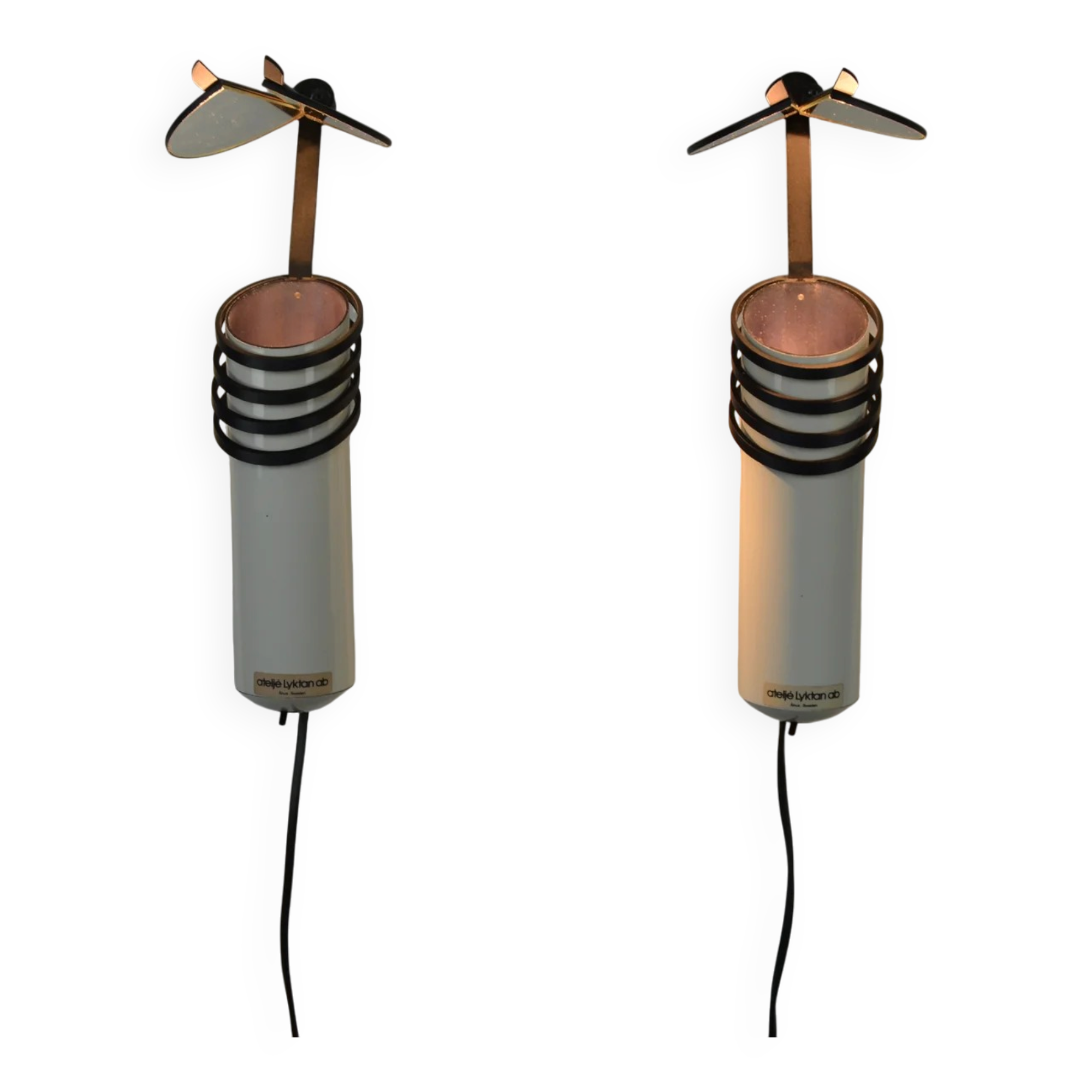 A pair of white “Skarabé” wall lamps by Stig Ahlström and Clas Kock for Ateljé Lyktan, Sweden, 1980s