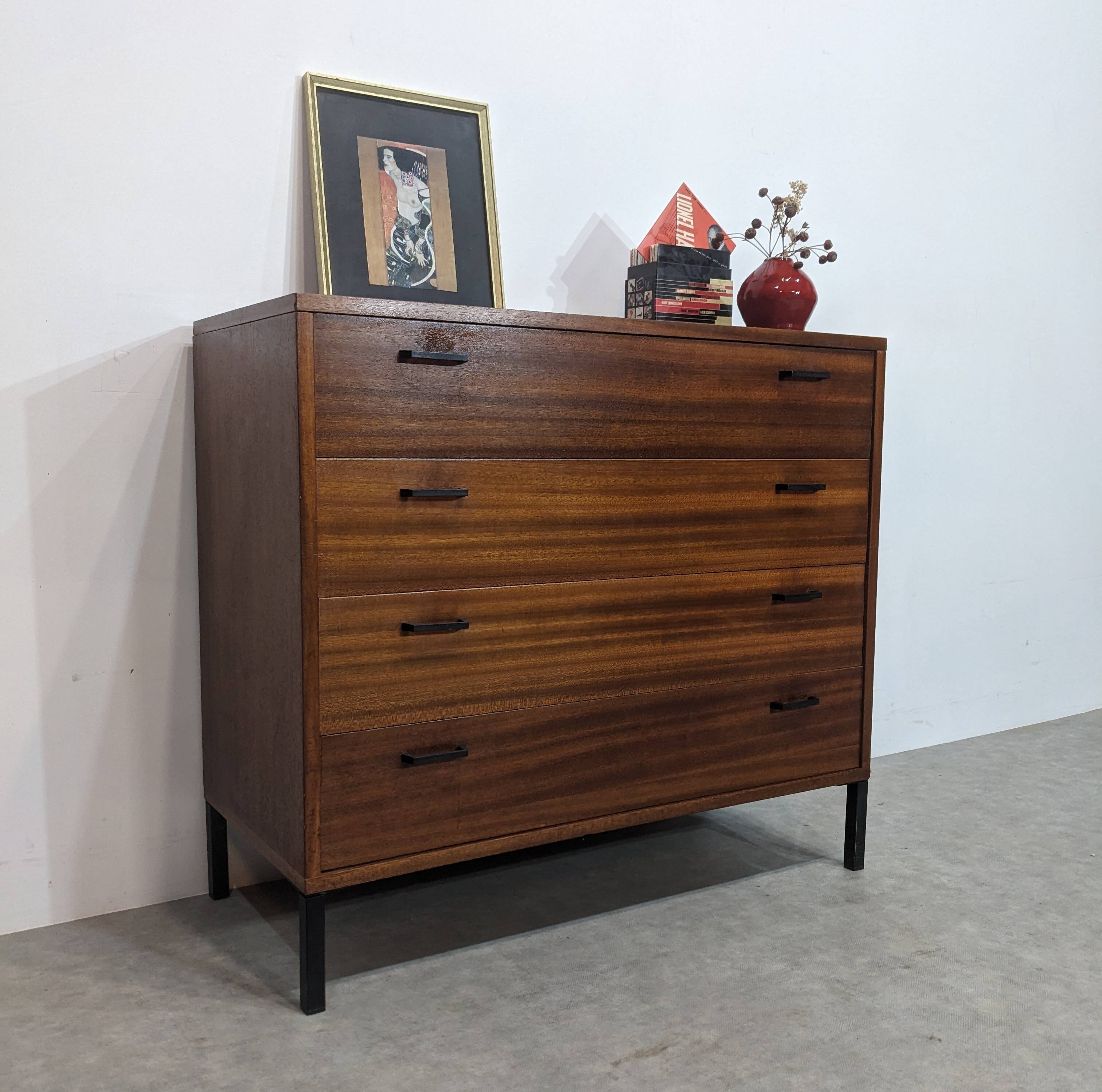 Vintage chest of drawers