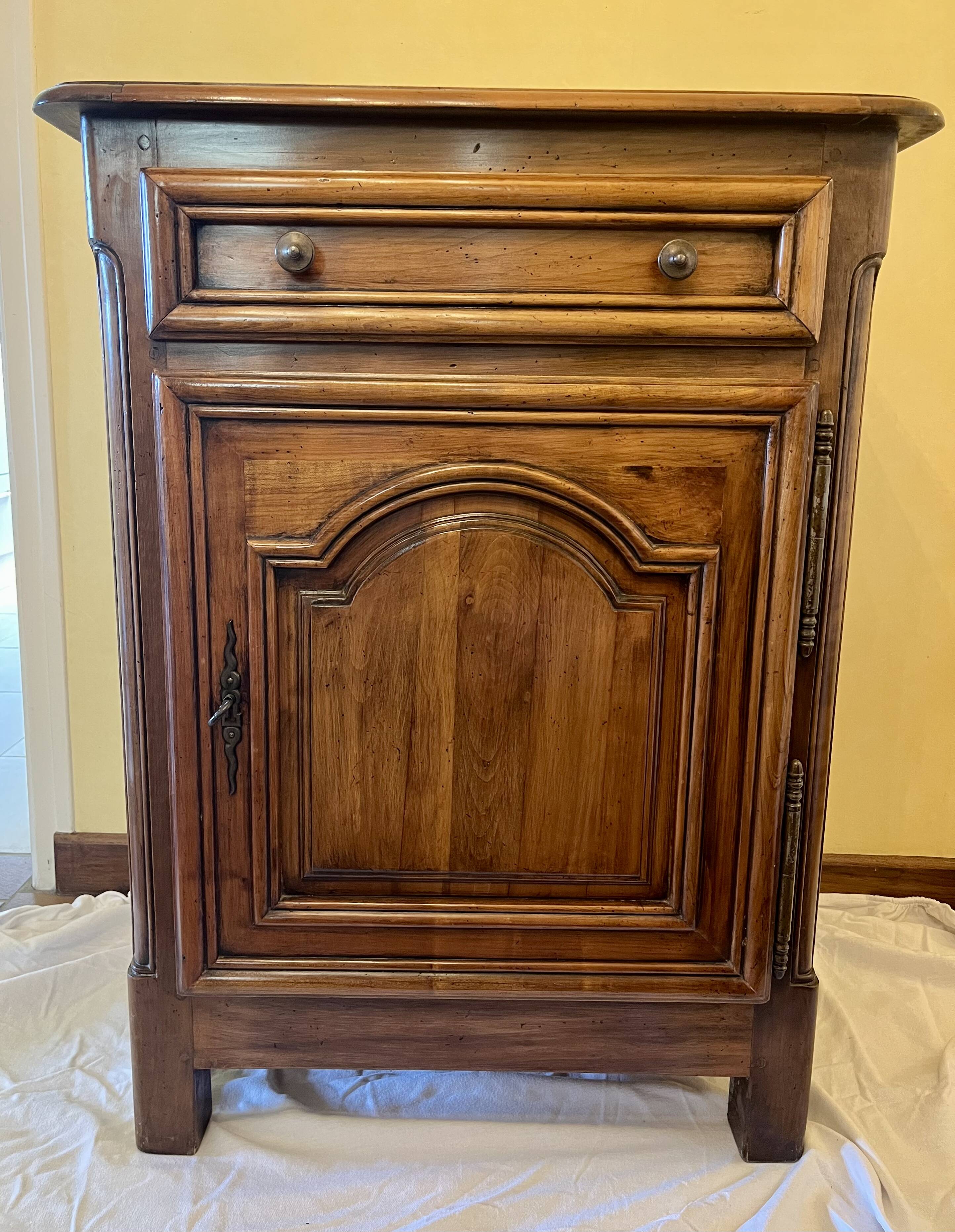 Buffet en bois massif, 1 porte, 1 tiroir