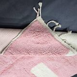 Beni Mrirt rug, handmade in traditional style, size 140 x 260 cm.