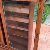 Showcase to install or hang