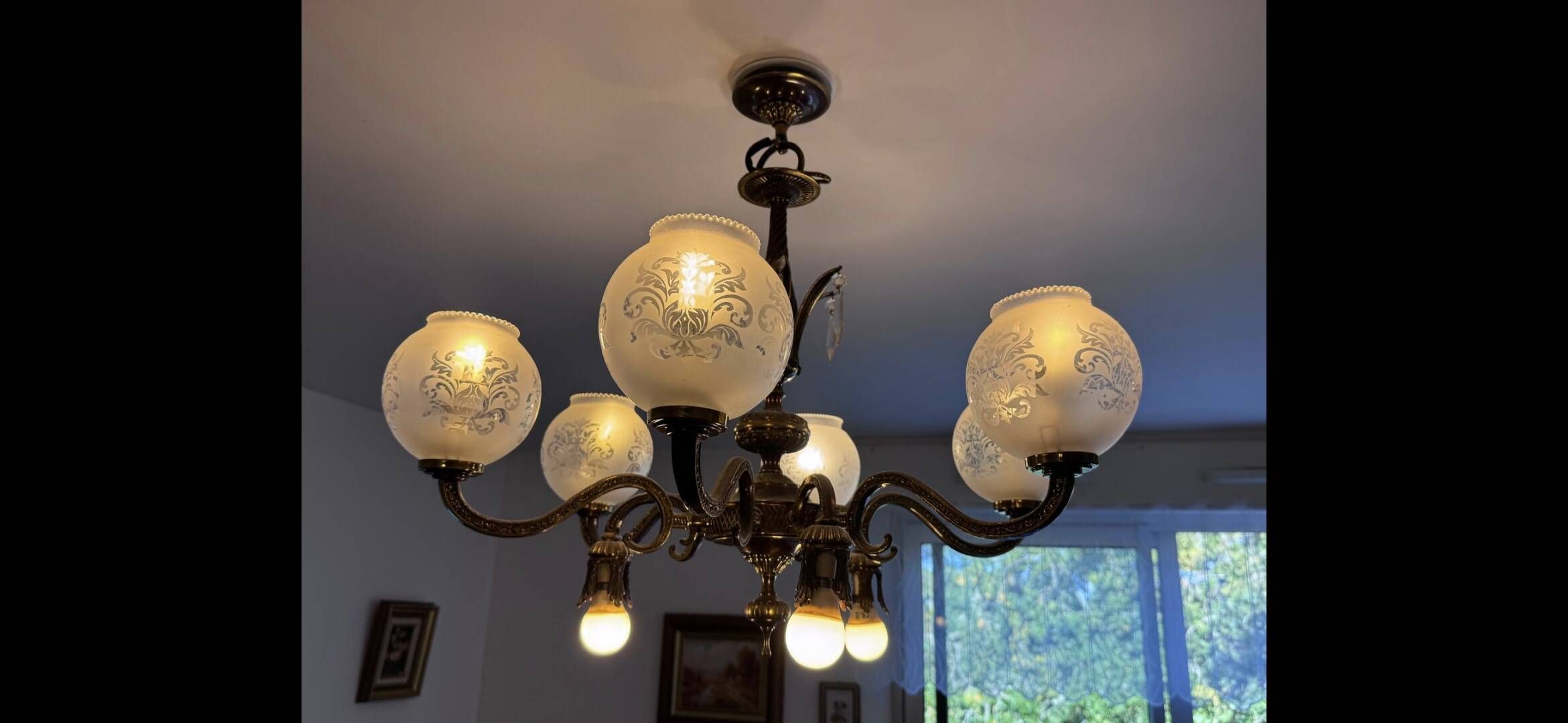 Louis XV bronze and crystal chandelier – 7 lights