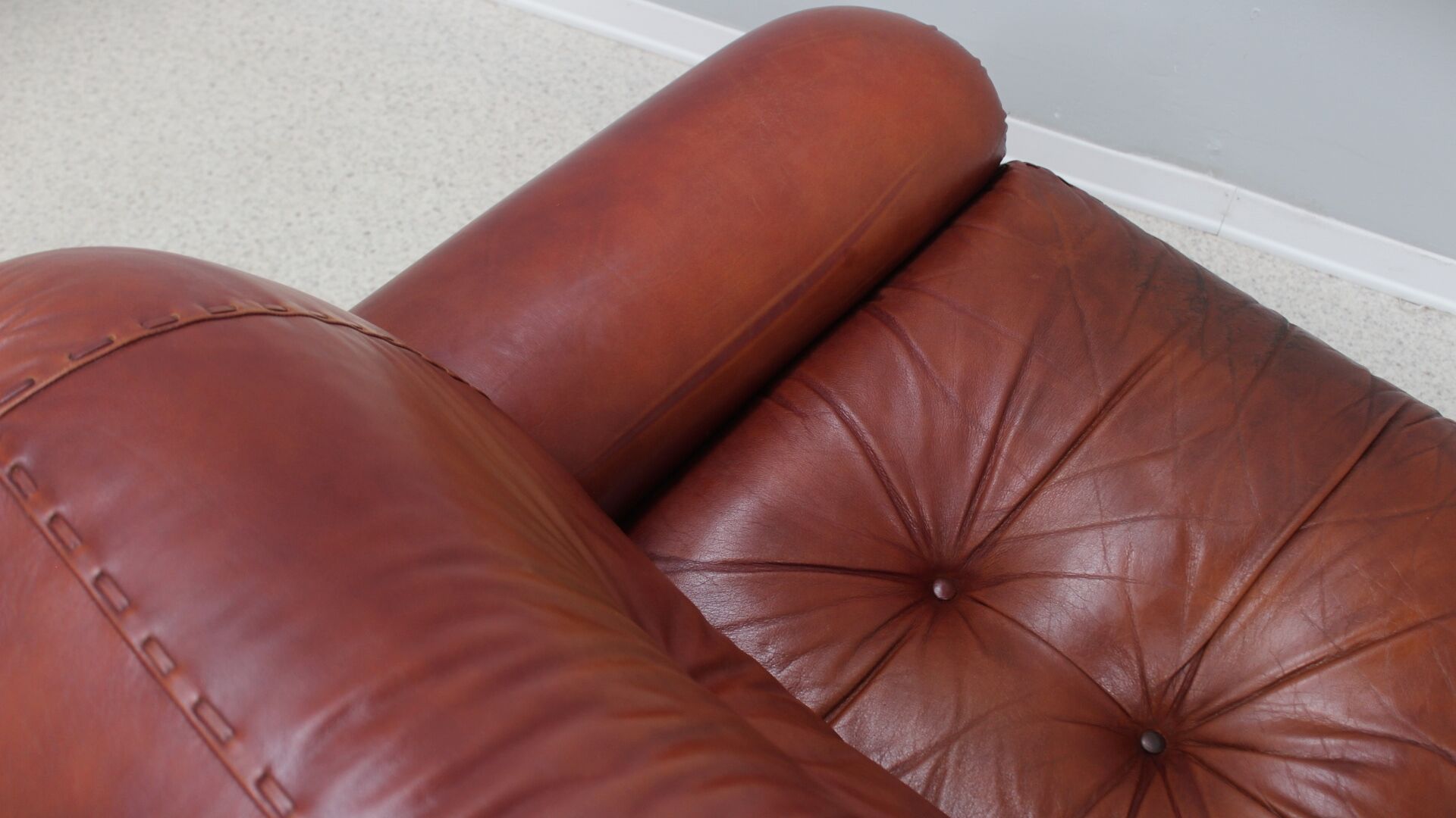 Vintage leather 3 seater sofa Mobil Girgi, 1970s