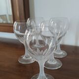 5 stemmed glasses