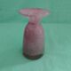 Vase en verre rose