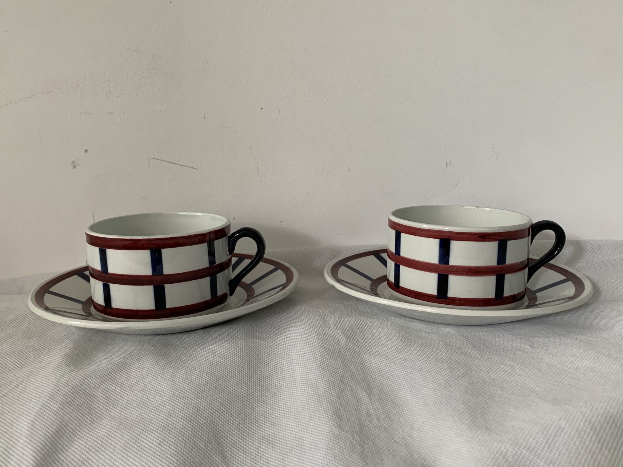 Pair of porcelain cups and cups Béarn HBCM Montereau
