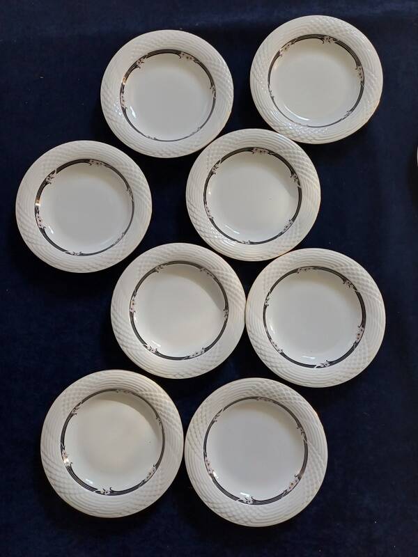 Set of 14 fine porcelain pieces - China Pearl "Alexandrite"